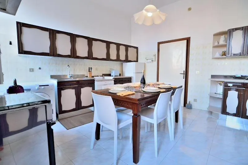 Residenza Corona Velence 0*,  Olaszország